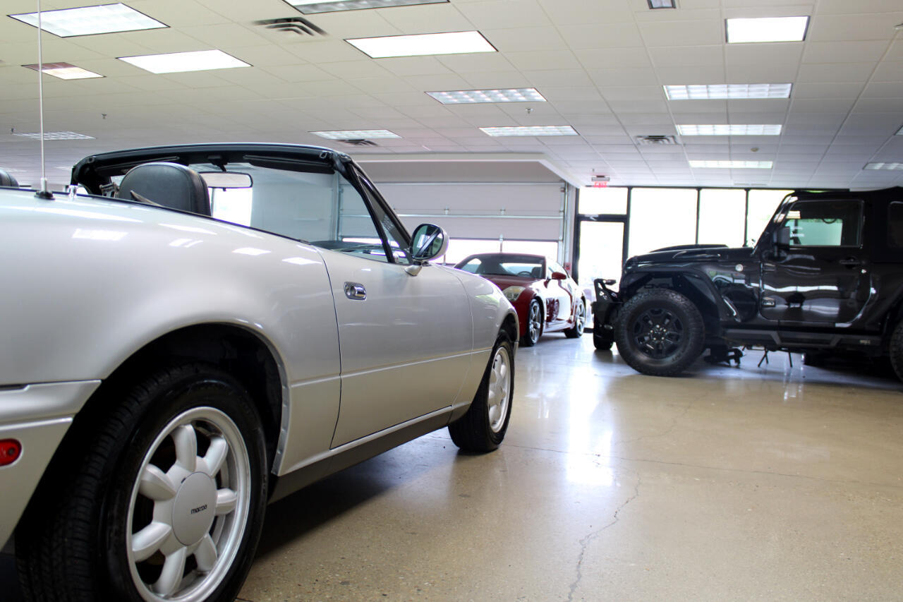 Mazda-MX-5-Miata-1991-Convertible-39