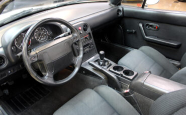 Mazda-MX-5-Miata-1991-Convertible-5