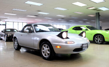 Mazda-MX-5-Miata-1991-Convertible-6