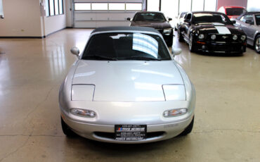 Mazda-MX-5-Miata-1991-Convertible-8