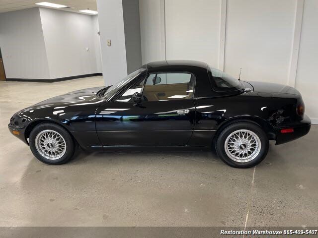 Mazda-MX-5-Miata-1992-3