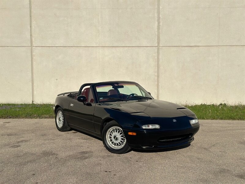 Mazda-MX-5-Miata-1993-Convertible-1