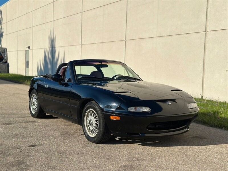 Mazda-MX-5-Miata-1993-Convertible-3