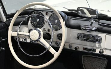 Mercedes-Benz-190-Series-1961-Convertible-10