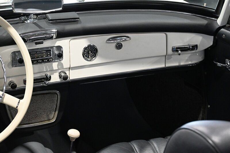 Mercedes-Benz-190-Series-1961-Convertible-11
