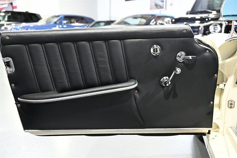 Mercedes-Benz-190-Series-1961-Convertible-6