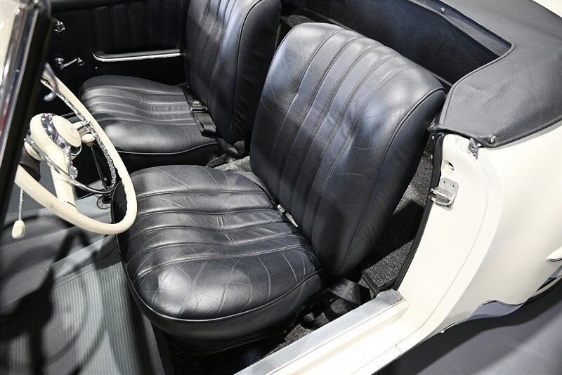 Mercedes-Benz-190-Series-1961-Convertible-8