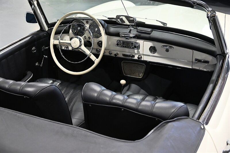 Mercedes-Benz-190-Series-1961-Convertible-9