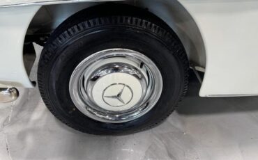 Mercedes-Benz-190-Series-1962-Convertible-11