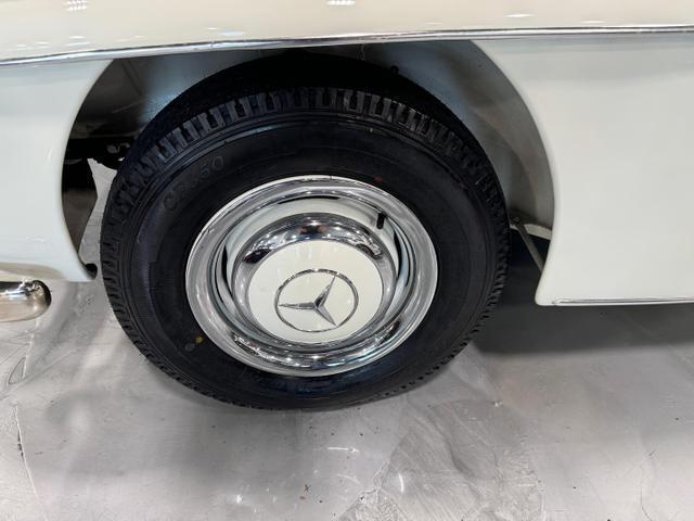 Mercedes-Benz-190-Series-1962-Convertible-11