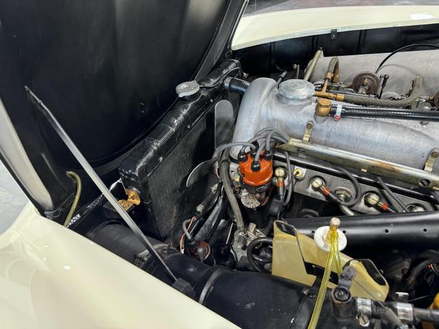 Mercedes-Benz-190-Series-1962-Convertible-24