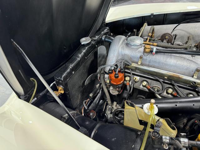 Mercedes-Benz-190-Series-1962-Convertible-24