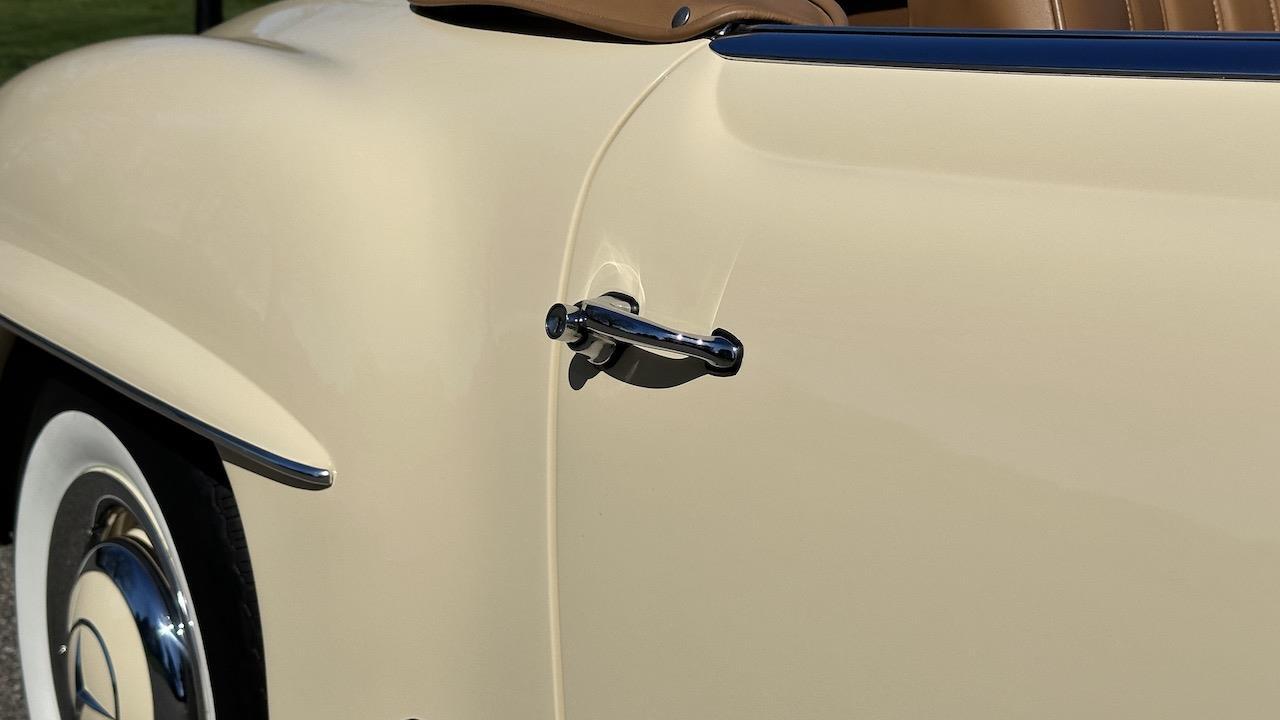 Mercedes-Benz-190-Series-1962-Convertible-33