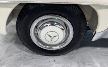 Mercedes-Benz-190-Series-1962-Convertible-9