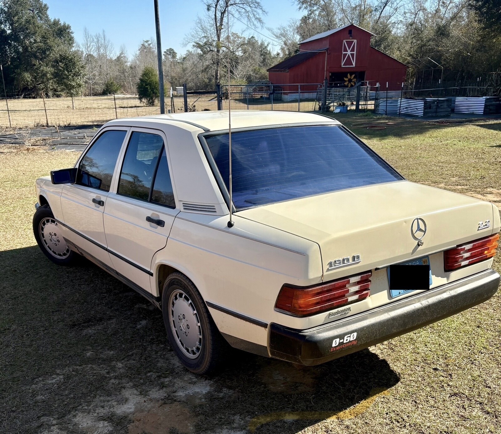 Mercedes-Benz-190-Series-1985-Sedan-3