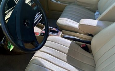Mercedes-Benz-190-Series-1985-Sedan-8
