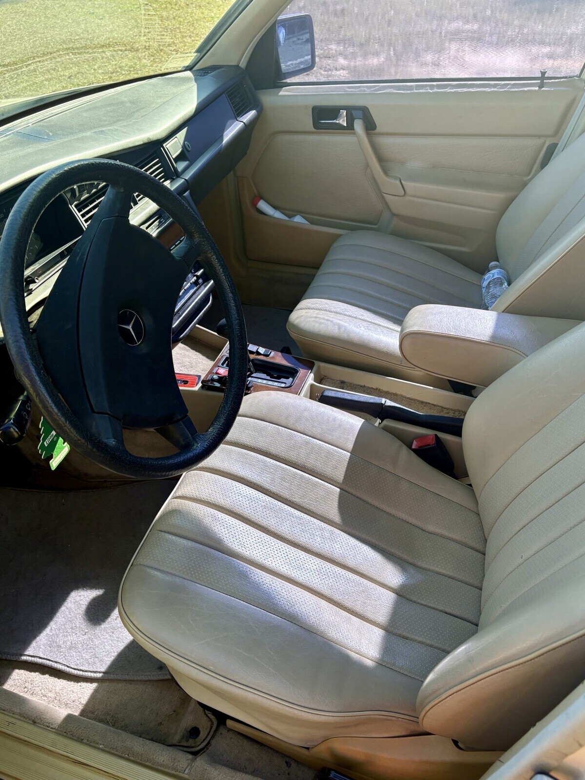 Mercedes-Benz-190-Series-1985-Sedan-8