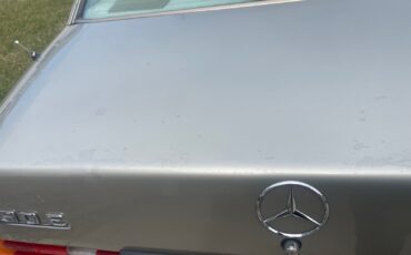 Mercedes-Benz-190-Series-1992-Sedan-14