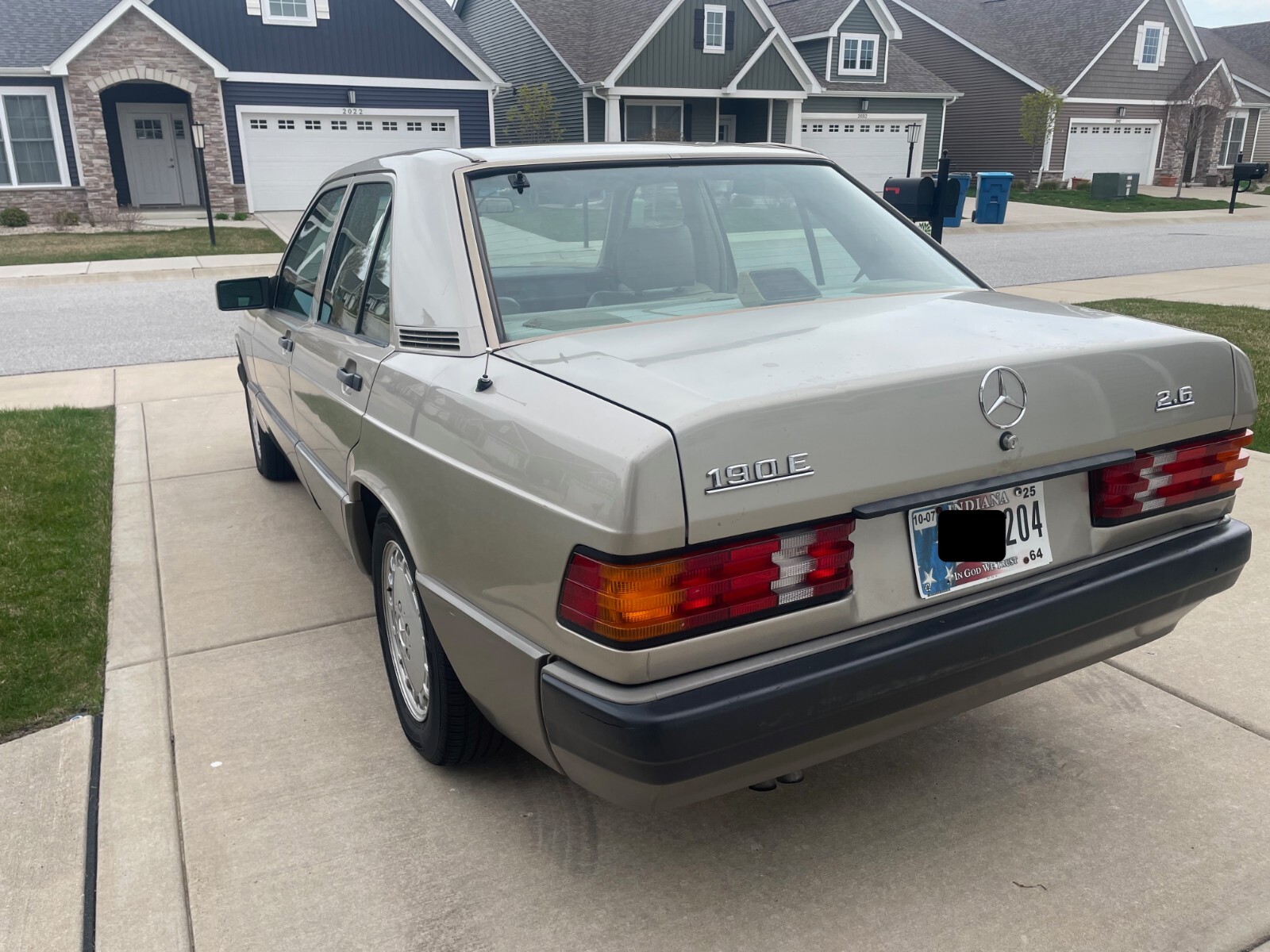 Mercedes-Benz-190-Series-1992-Sedan-5