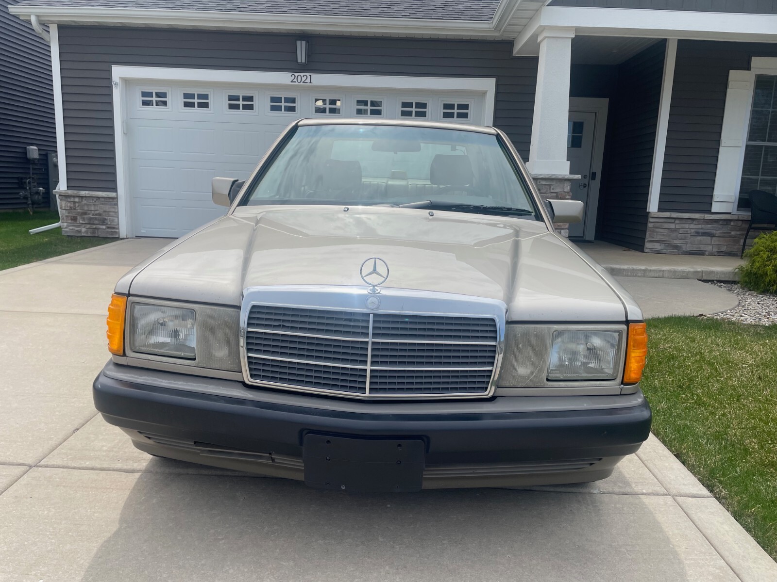 Mercedes-Benz-190-Series-1992-Sedan-7