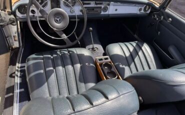 Mercedes-Benz-200-Series-1964-Convertible-32