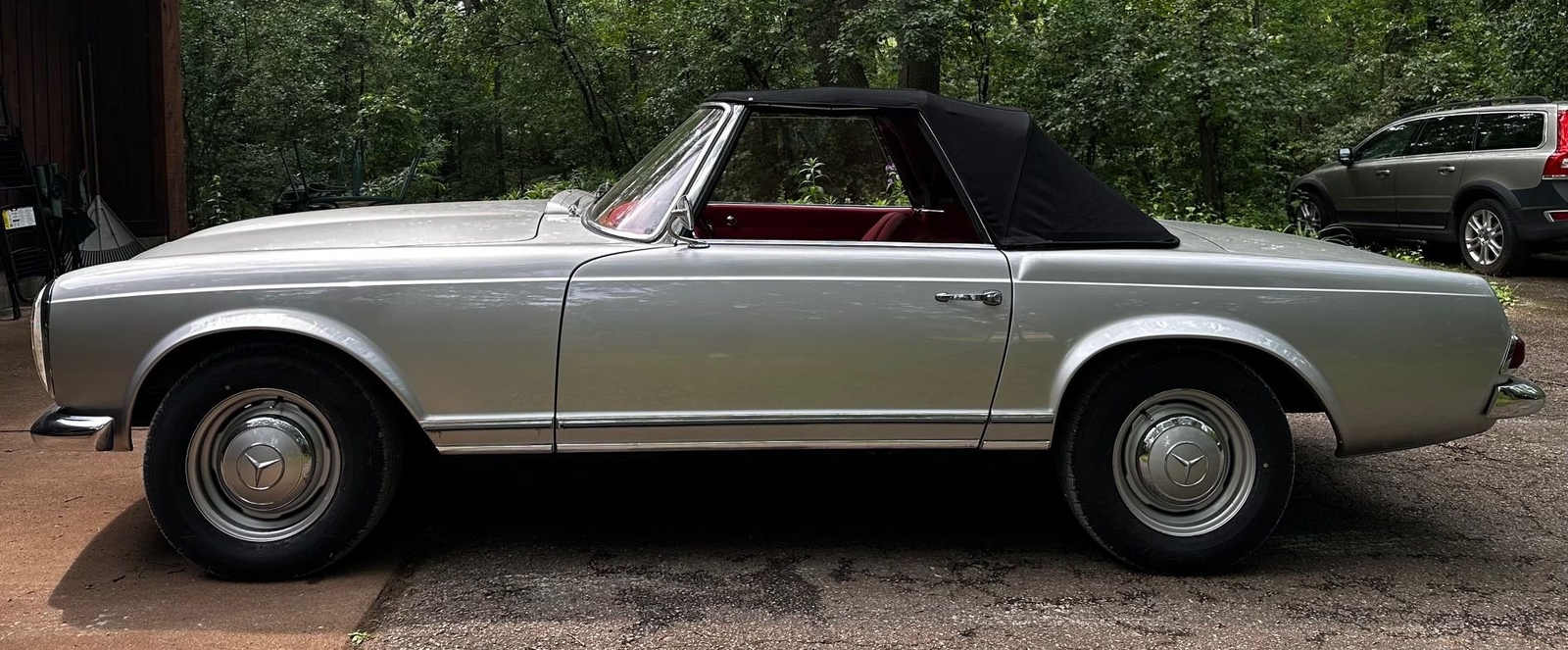 Mercedes-Benz-200-Series-1965-10