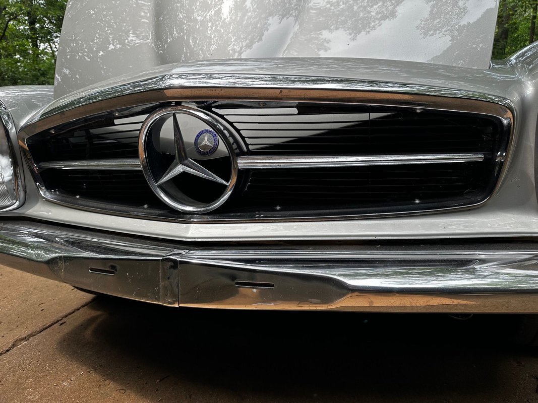 Mercedes-Benz-200-Series-1965-15