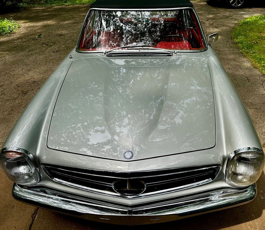 Mercedes-Benz-200-Series-1965-18