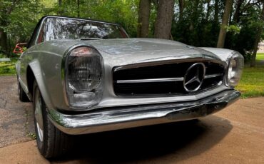 Mercedes-Benz-200-Series-1965-2