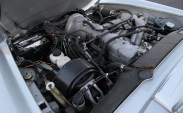 Mercedes-Benz-200-Series-1967-Convertible-20