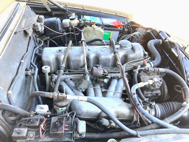 Mercedes-Benz-200-Series-1967-Convertible-20