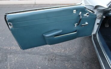 Mercedes-Benz-200-Series-1967-Convertible-27