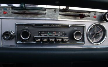 Mercedes-Benz-200-Series-1967-Convertible-37