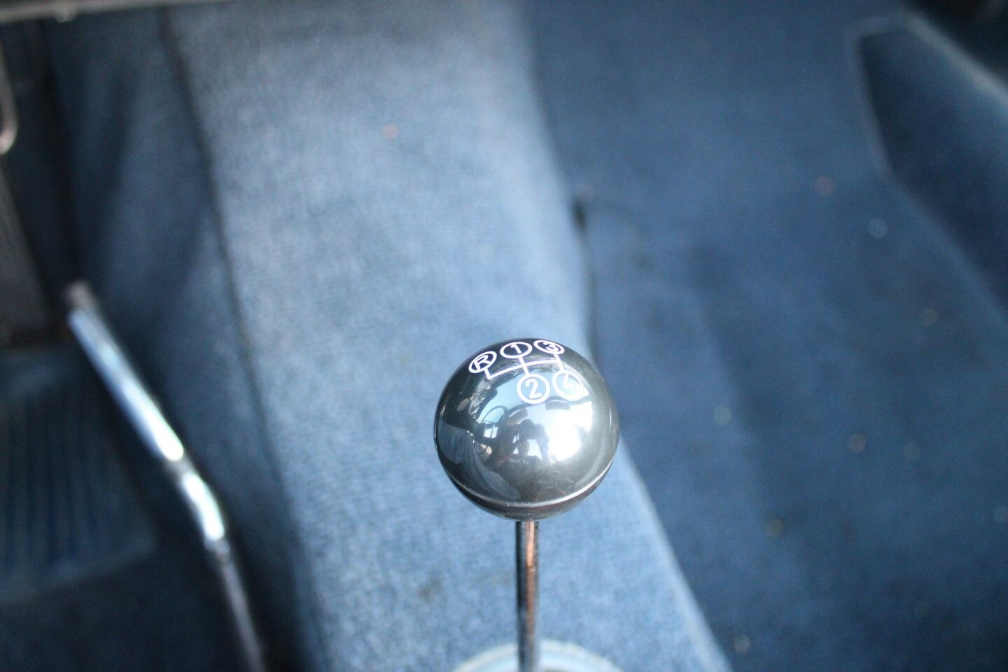 Mercedes-Benz-200-Series-1967-Convertible-38