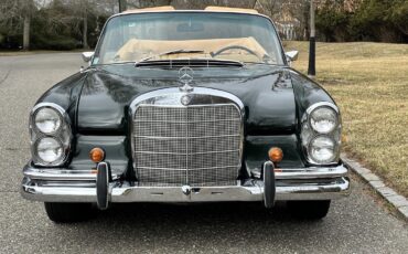 Mercedes-Benz-200-Series-1968-Convertible-15