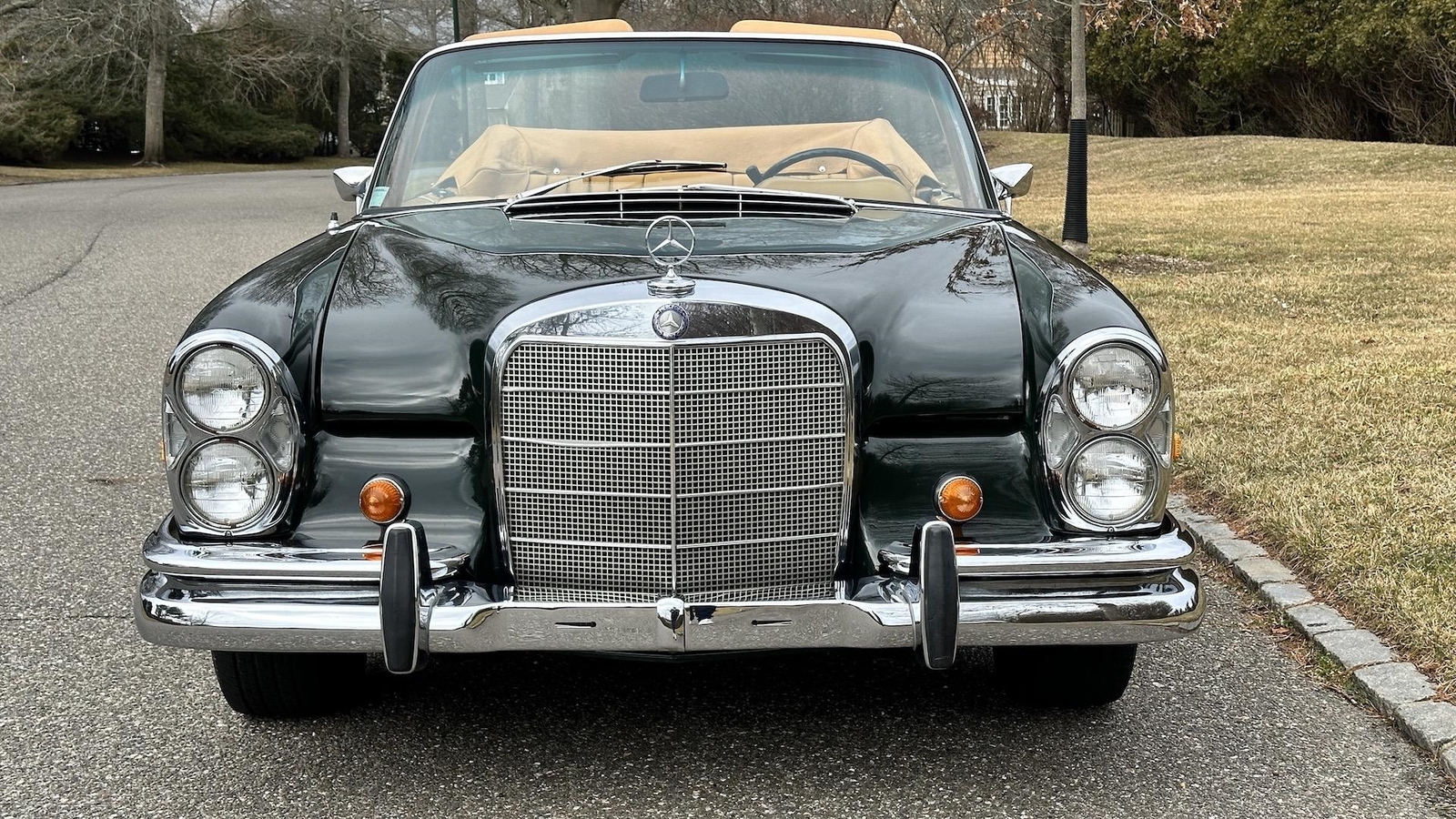 Mercedes-Benz-200-Series-1968-Convertible-15