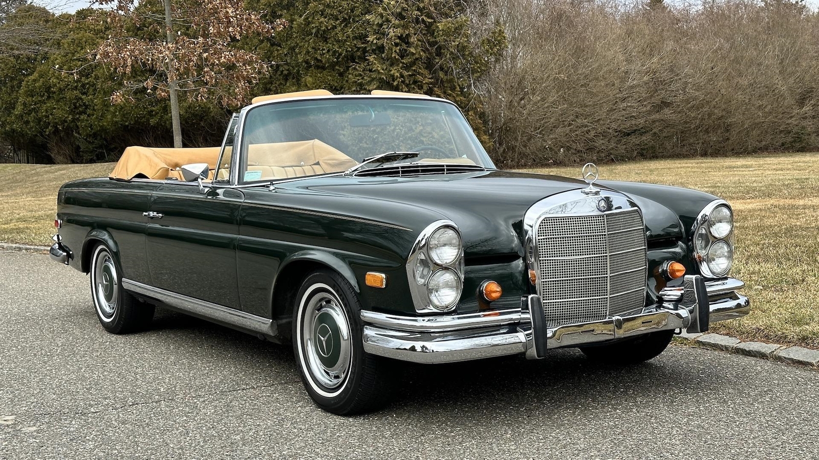 Mercedes-Benz-200-Series-1968-Convertible-17