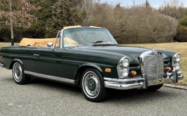 Mercedes-Benz-200-Series-1968-Convertible-18