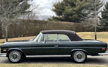 Mercedes-Benz-200-Series-1968-Convertible-2