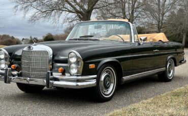 Mercedes-Benz-200-Series-1968-Convertible-34