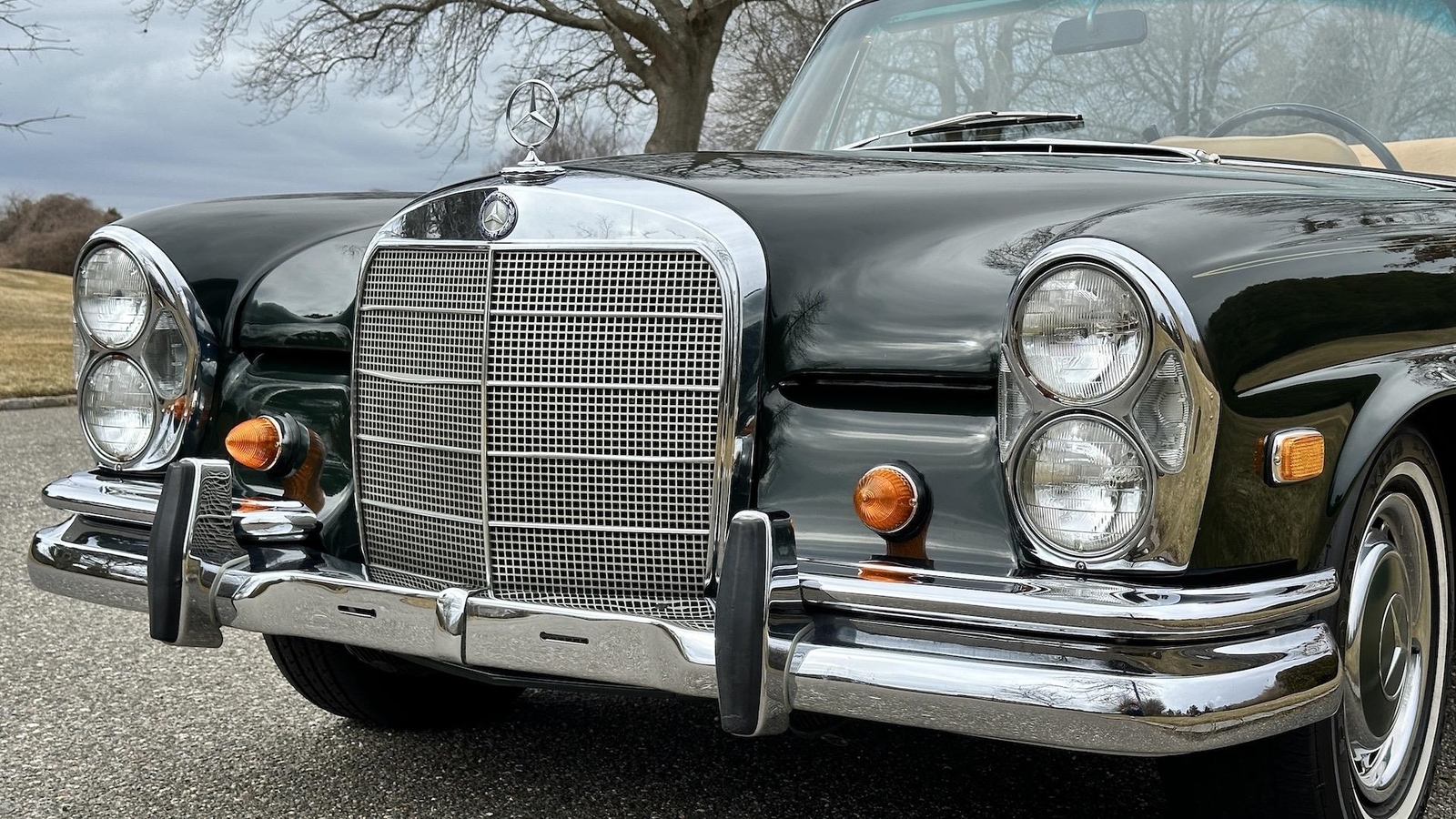 Mercedes-Benz-200-Series-1968-Convertible-37