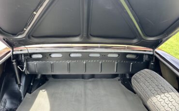 Mercedes-Benz-200-Series-1971-Convertible-1
