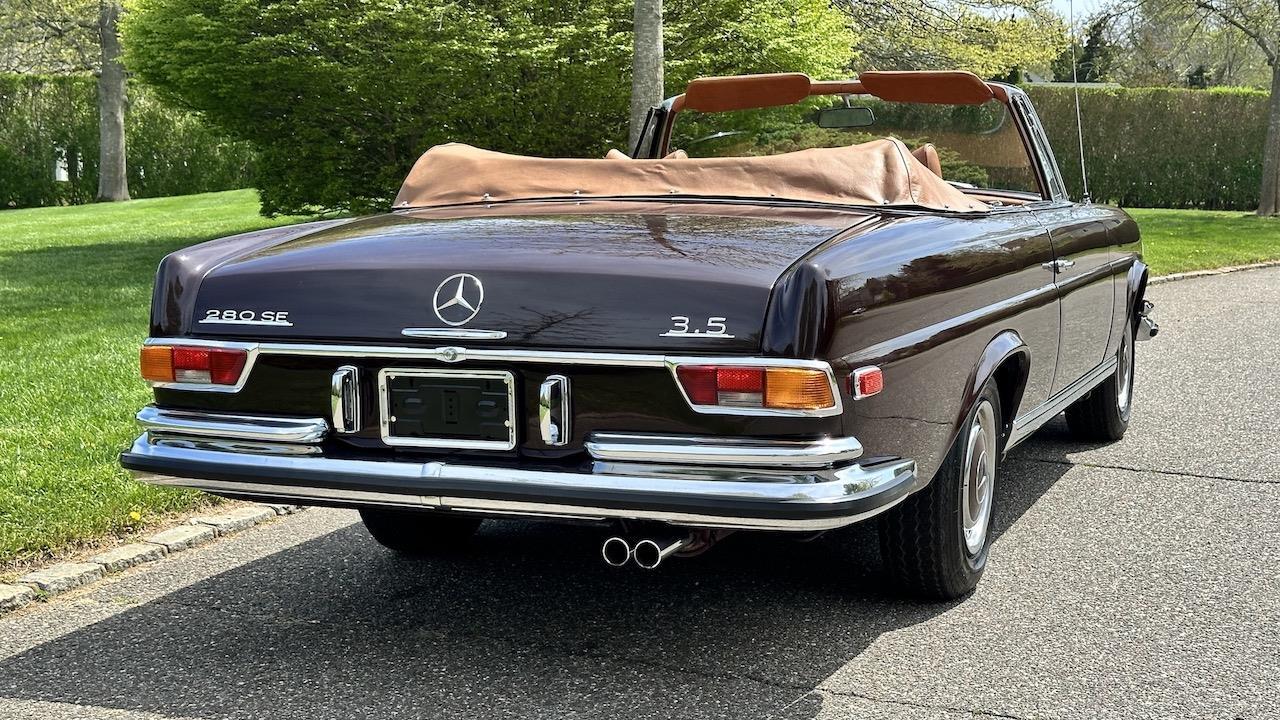 Mercedes-Benz-200-Series-1971-Convertible-19