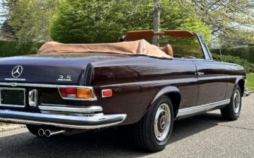 Mercedes-Benz-200-Series-1971-Convertible-20