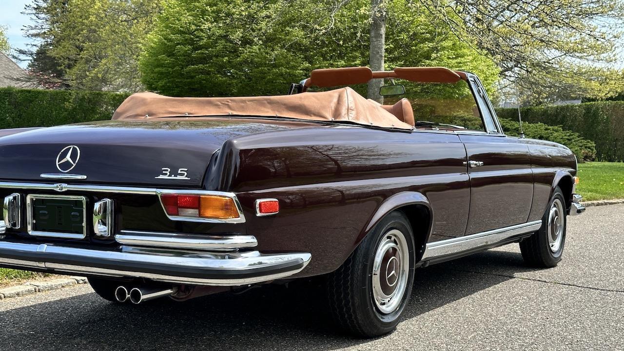 Mercedes-Benz-200-Series-1971-Convertible-20