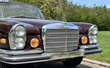 Mercedes-Benz-200-Series-1971-Convertible-22