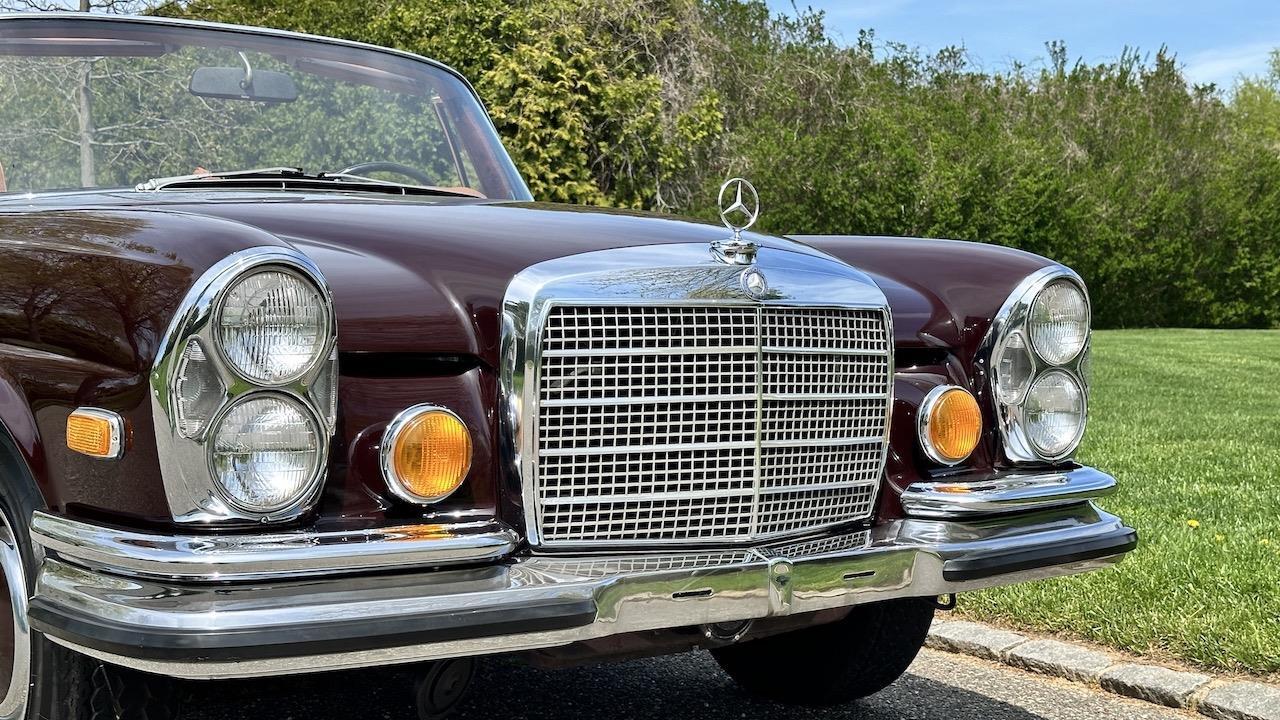 Mercedes-Benz-200-Series-1971-Convertible-22