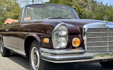 Mercedes-Benz-200-Series-1971-Convertible-23