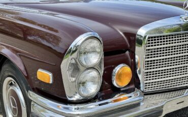 Mercedes-Benz-200-Series-1971-Convertible-29