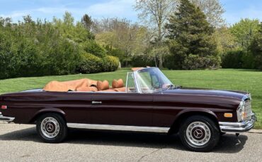 Mercedes-Benz-200-Series-1971-Convertible-34